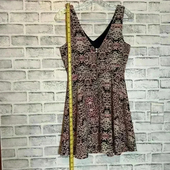 One Clothing V neck dress for summer size Small multi color excellent condition - Picture 6 of 6